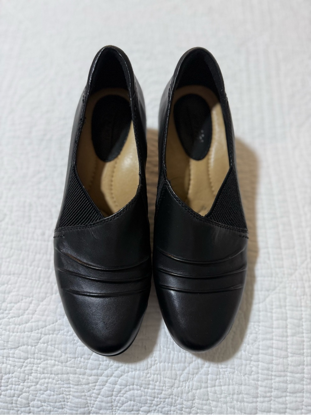 Earth Women's Black Slip-On Loafers with Elastic Vents